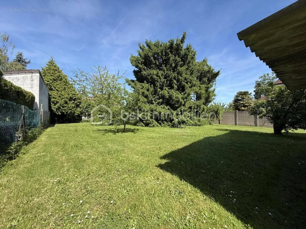 Jardin - Terrain à Bâtir Divisible à Pontault-Combault