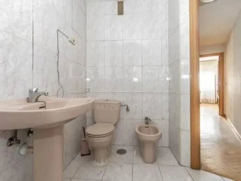 Vannitoad - Corner Flat with Terraces in Imperial, Madrid