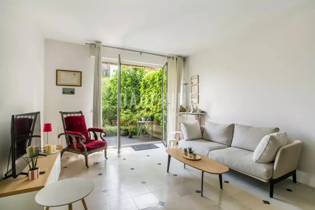Elutuba - Duplex with Private Garden in Paris 15