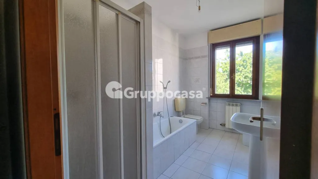 Salles de bain - Bright Apartment with Balcony in Trecate