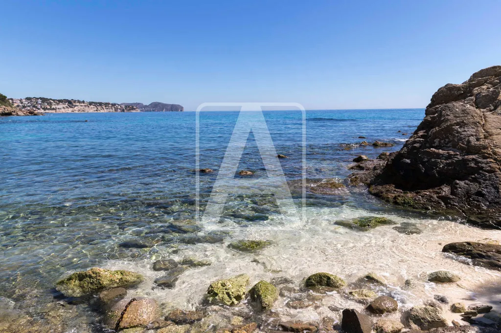 Modern Villa with Sea Views in Benissa