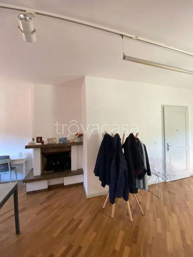 Séjour - Rustic-Style Flat with Caminetto in Modena