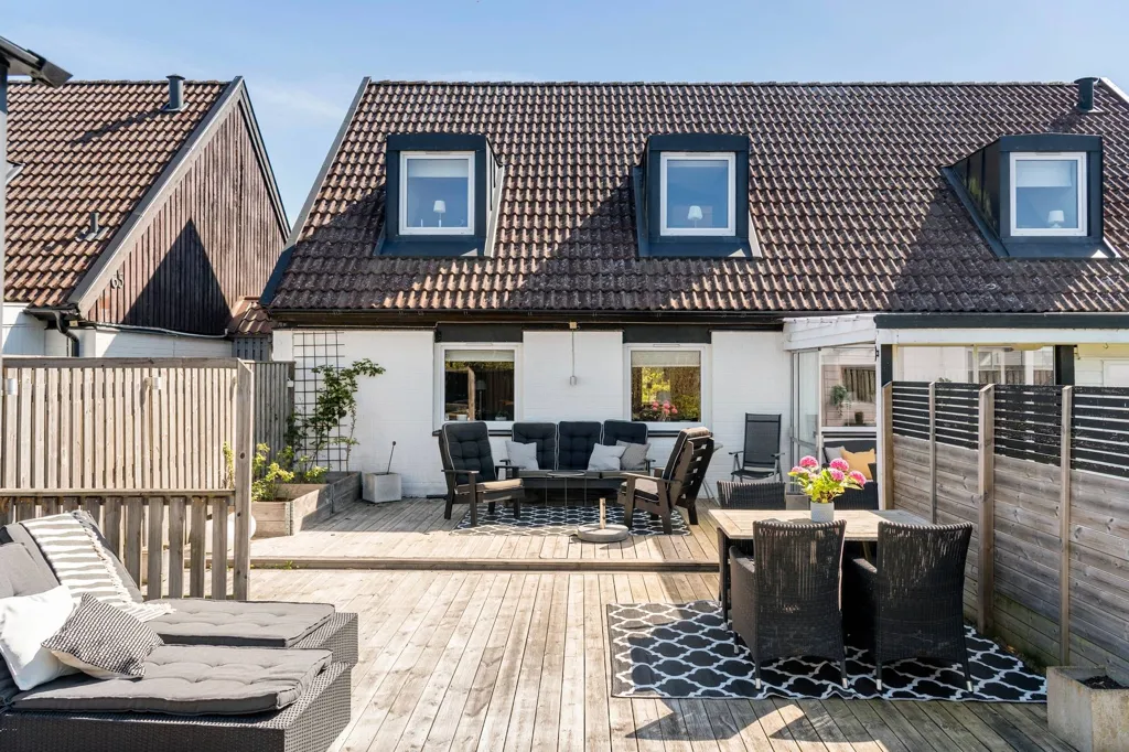 Terrasse - Villa with Extensive Garden in Lerberget