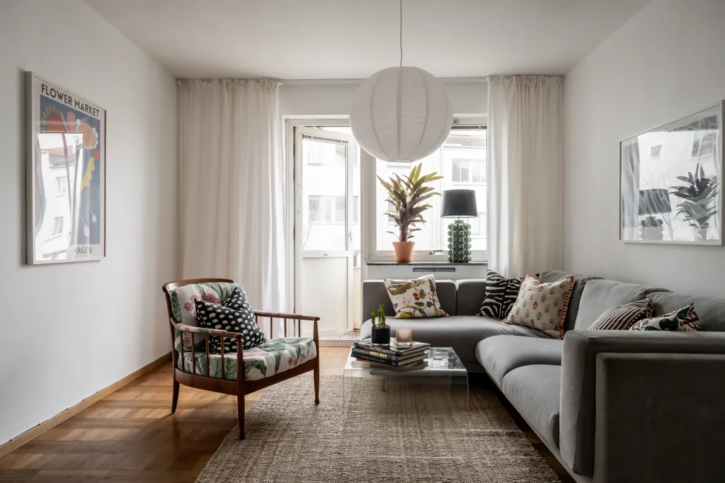 Séjour - Charming Renovated Flat with Balcony in Borås