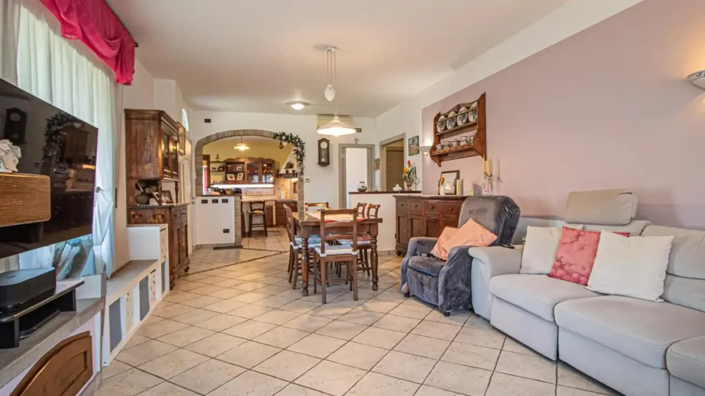 Elutuba - Villa with Garden in Gonars