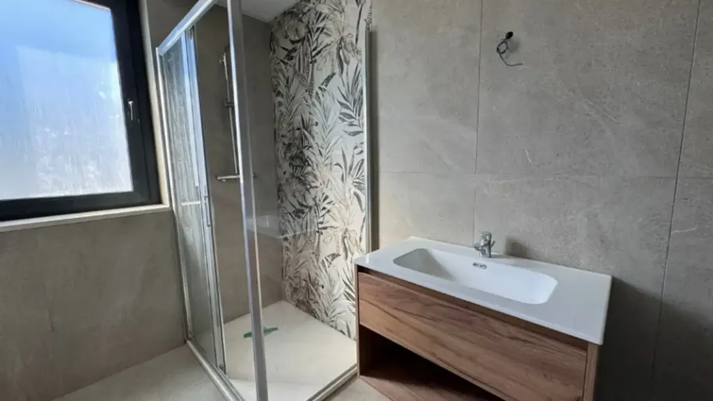 Bathrooms - Modern Bungalow with Balcony in Paratico