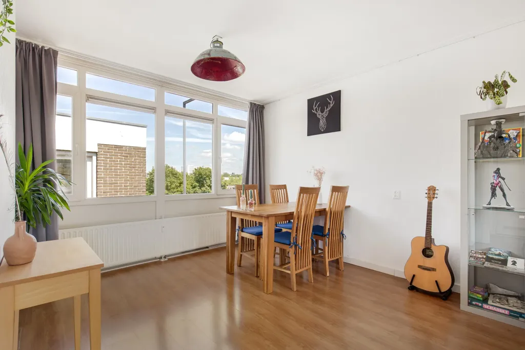 Salle à manger - 2-Bedroom Flat with South-Facing Balcony in Haarlem