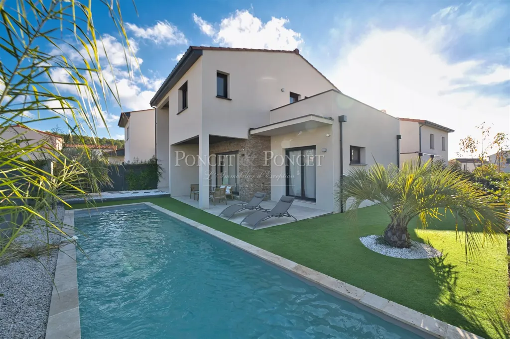 Bassein - Contemporary Villa with Pool in Quiet Area