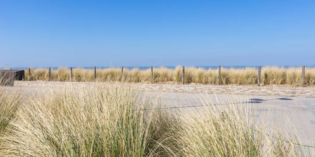 Aed - Apartment with Seafront Access in Middelkerke