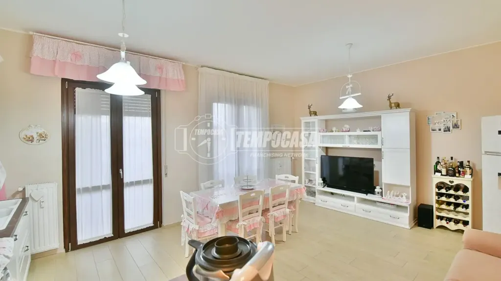 Séjour - Third Floor Flat with Balconies in Cantù