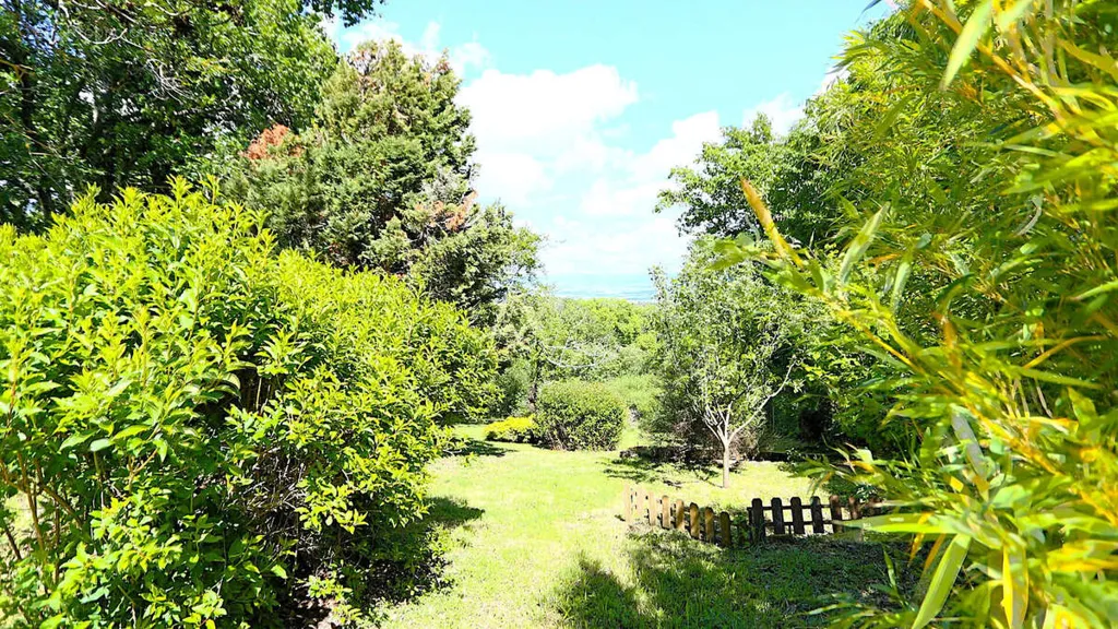 Aed - Charming House with Garden in Châtel-Guyon