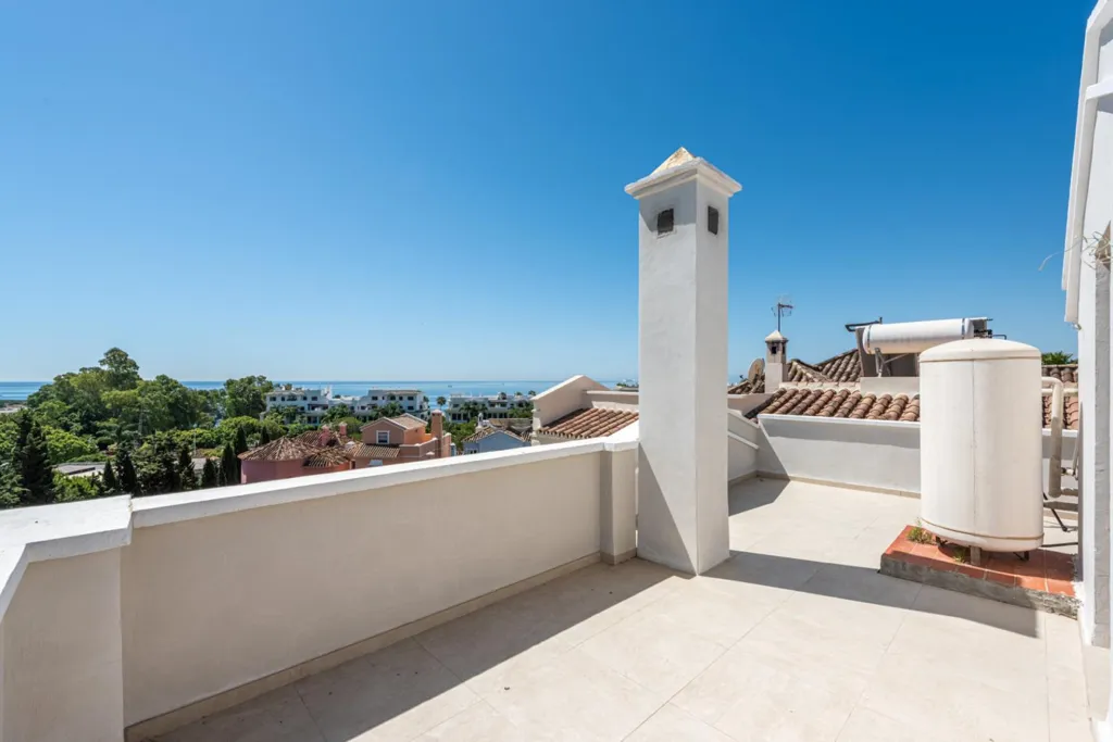 Terrazza - Chalet with Pool and Terrace in Seghers