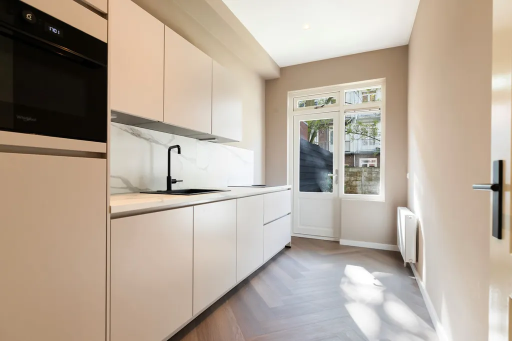 Köök - Renovated Apartment with Garden in Amsterdam