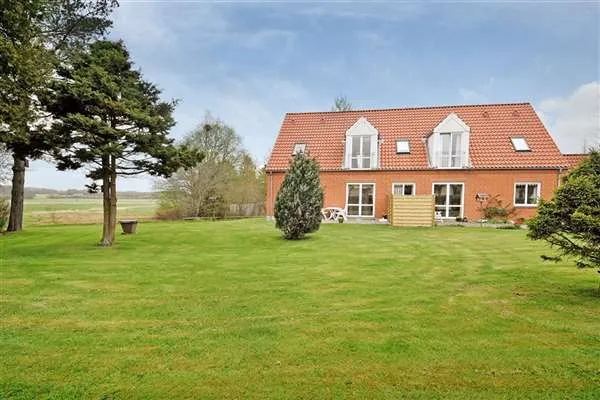 Aed - One-Bedroom Flat in Gadbjerg