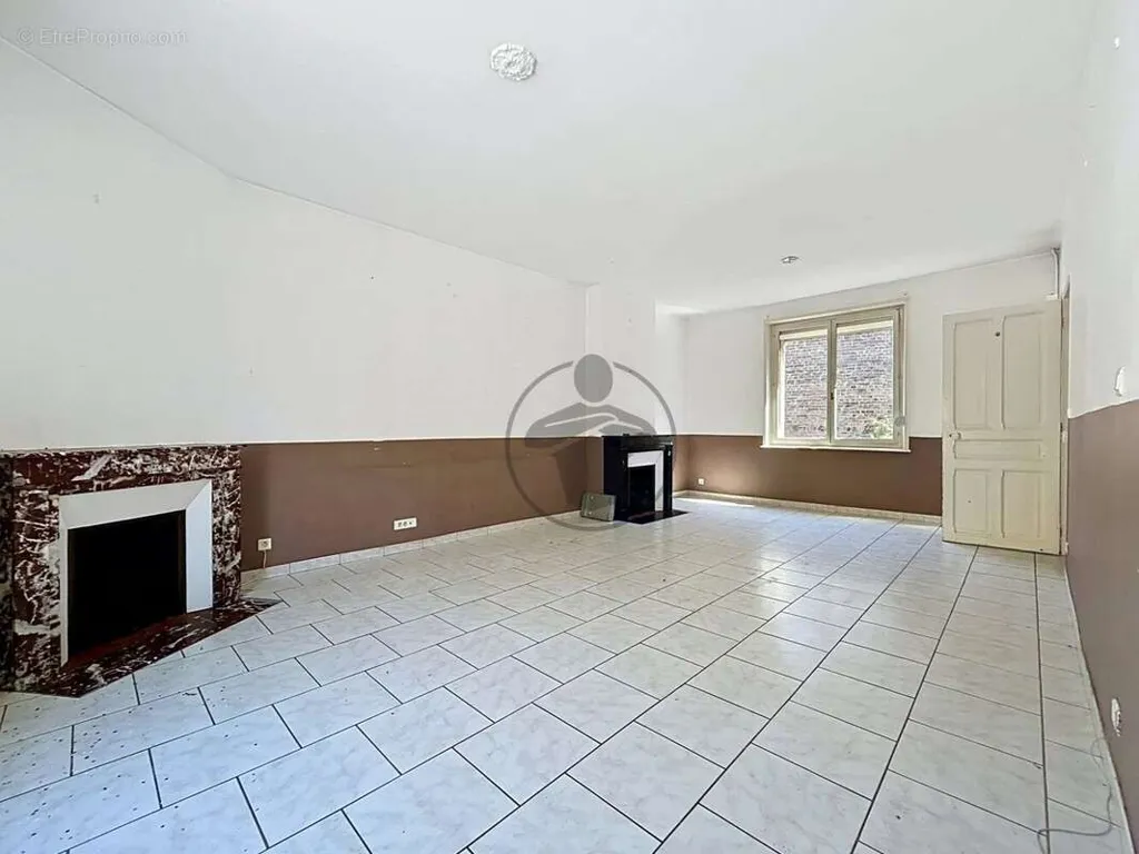 City-Style Flat with Garage in Saint-Quentin