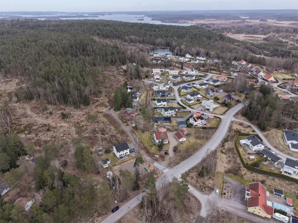 Õhuvaade - Villa Plot with Nature in Gråbo