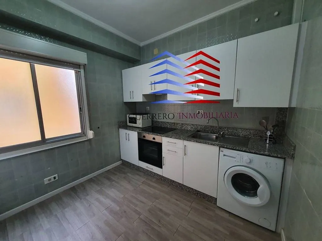 Cuisine - Ample 1-Bedroom Apartment in University Area