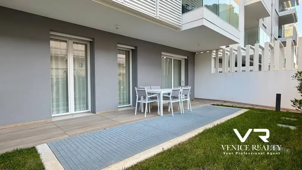 Terrasse - Trilocale with Private Garden in Jesolo