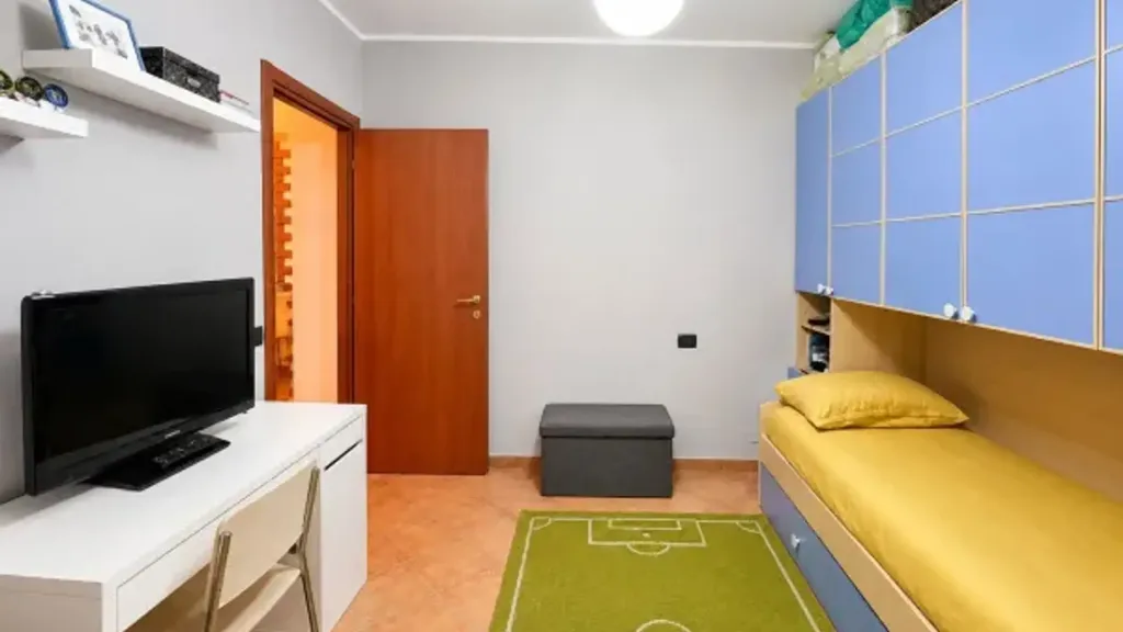 Bedrooms - Rustic Trilocale with Balcony in Valenzani, Asti