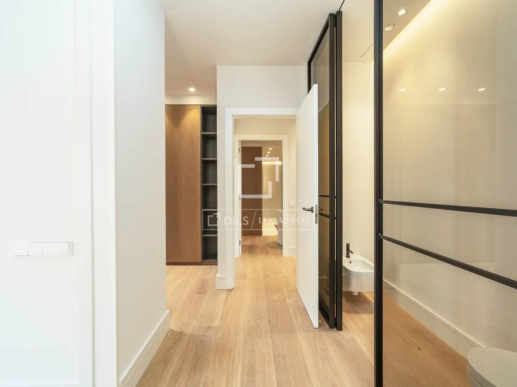 Entrée - Renovated Apartment with City Views in Eixample