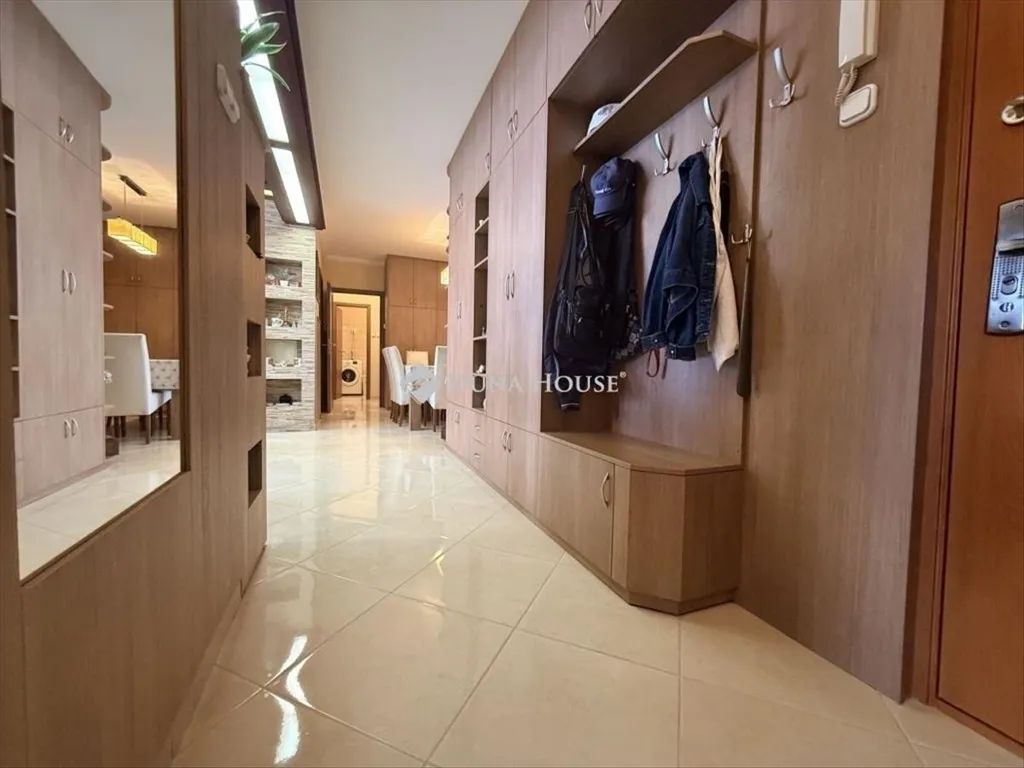 Ingresso - Modern Apartment with Panoramic View in Kecskemét