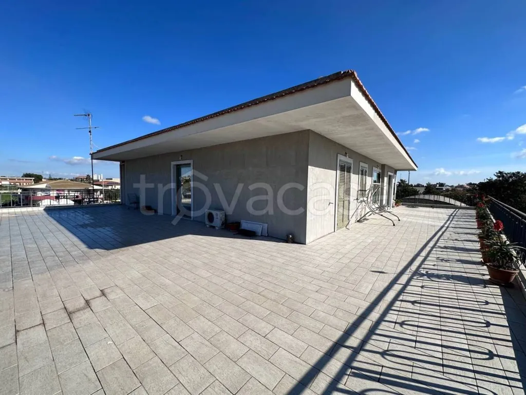 Terrasse - Rearranged Apartment with Terrace in Modica