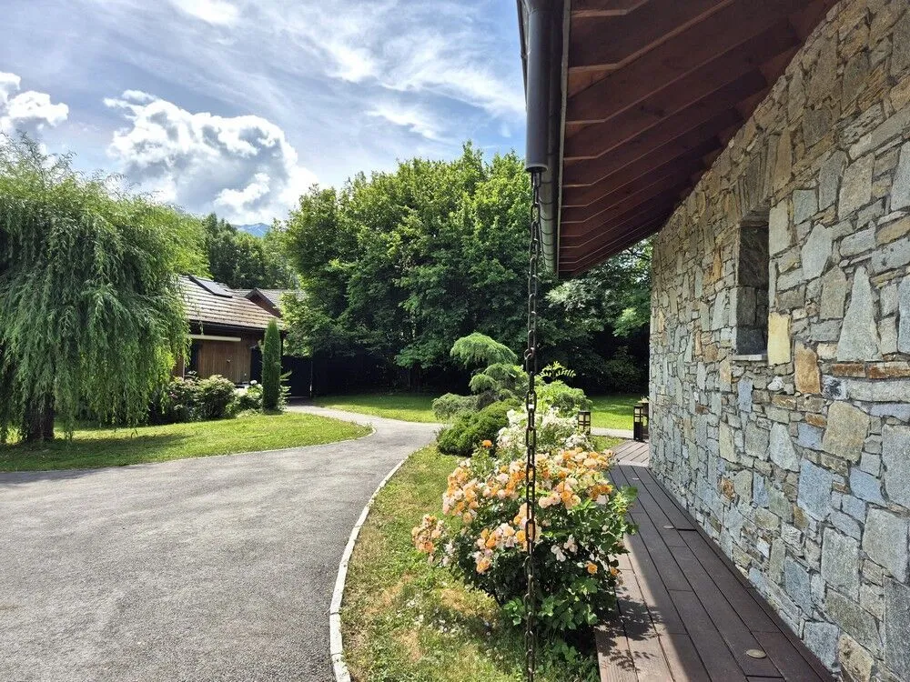 Välivaade - Luxury Property with Pool near Albertville