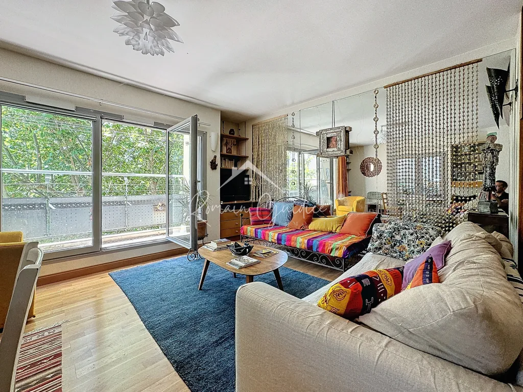 Séjour - Duplex avec Parking Privé et Véranda au Centre-ville de Millau