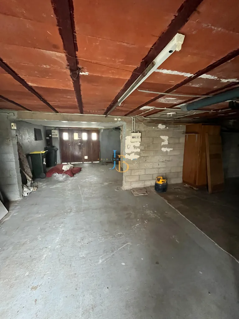 Garage - Maison à Bourges, Proche de l'Avenue de Saint-Amand
