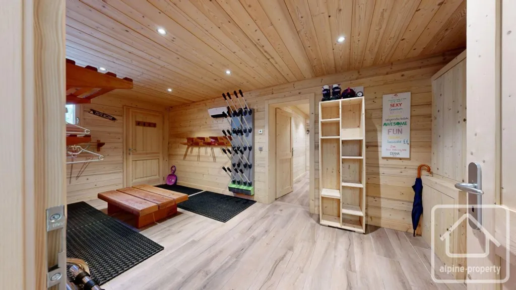 Toad - Contemporary Chalet with Jacuzzi in Châtel