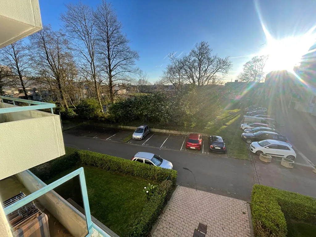 Balcon - Studio Meublé avec Parking à Brest