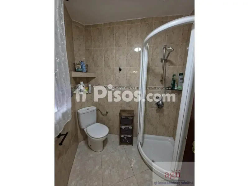 Bathrooms - Charming Townhouse with Terrace in Pueblo