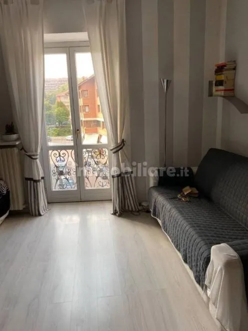 Chambres - Restored Studio with Corso View in Mondovì