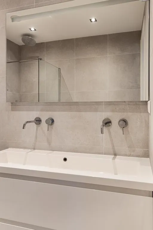 Bathrooms - Light-Filled 2-Bedroom Apartment in Amsterdam West