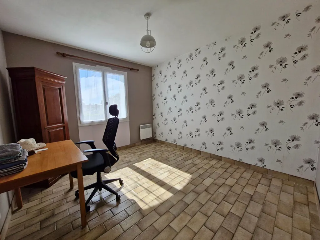 Office - Charming House with Garden in Le Fenouiller