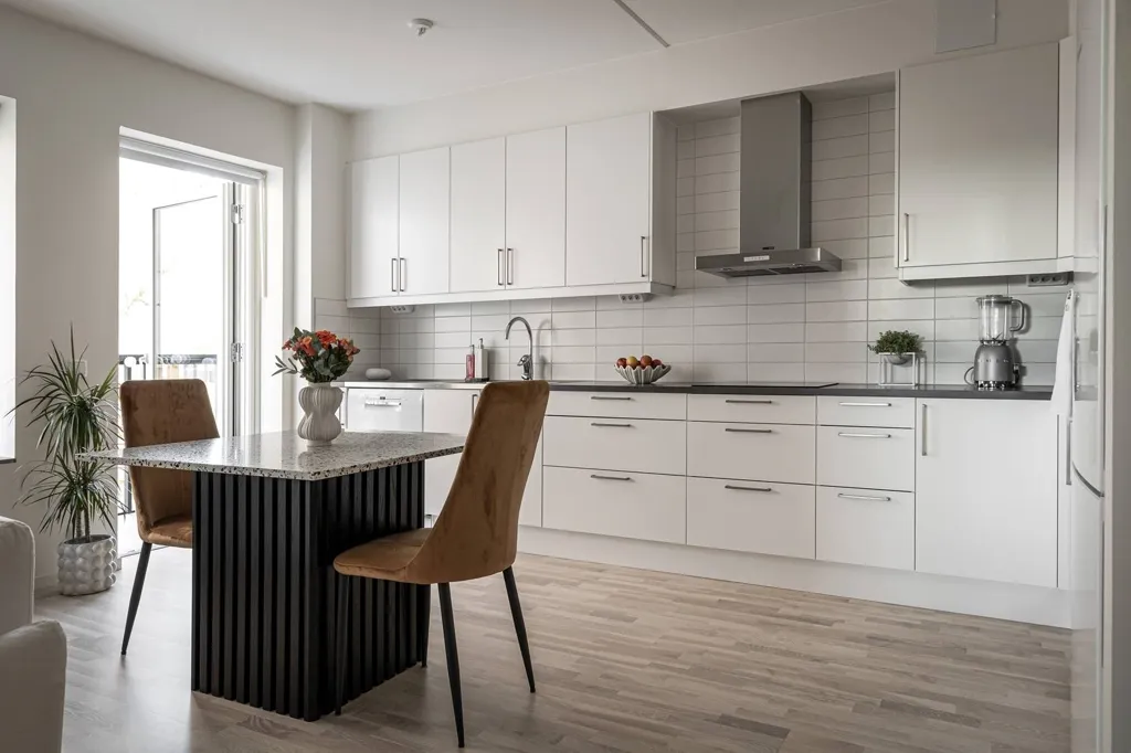 Cuisine - Apartment with Balcony in Drottninghög