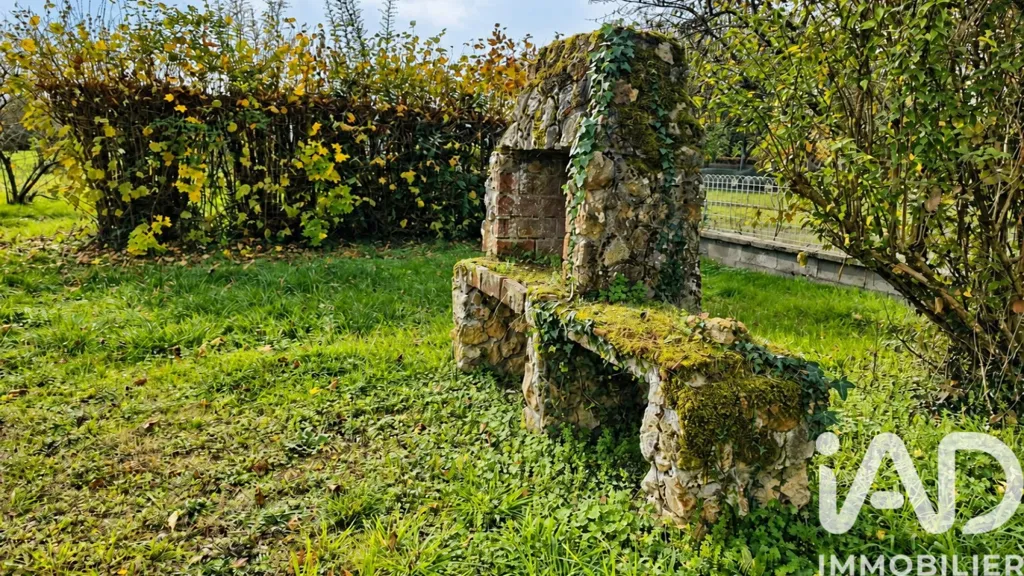 Aed - Traditional House with Large Garden in Le Blanc