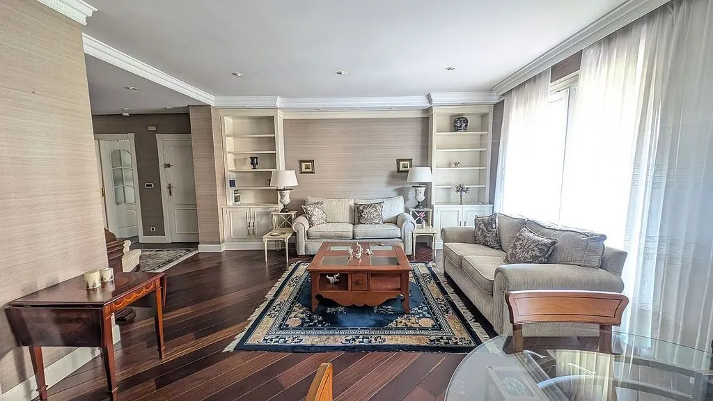 Elutuba - 1-Bed Flat with Terrace in El Pinar