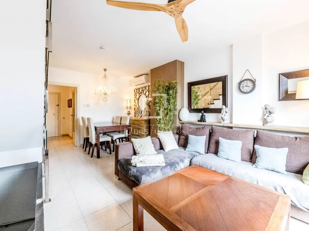 Elutuba - Modern Duplex Penthouse with Terraces in Sitges Centre