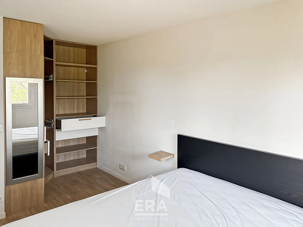Magamistoad - Furnished Duplex Flat with Balcony in Eysines
