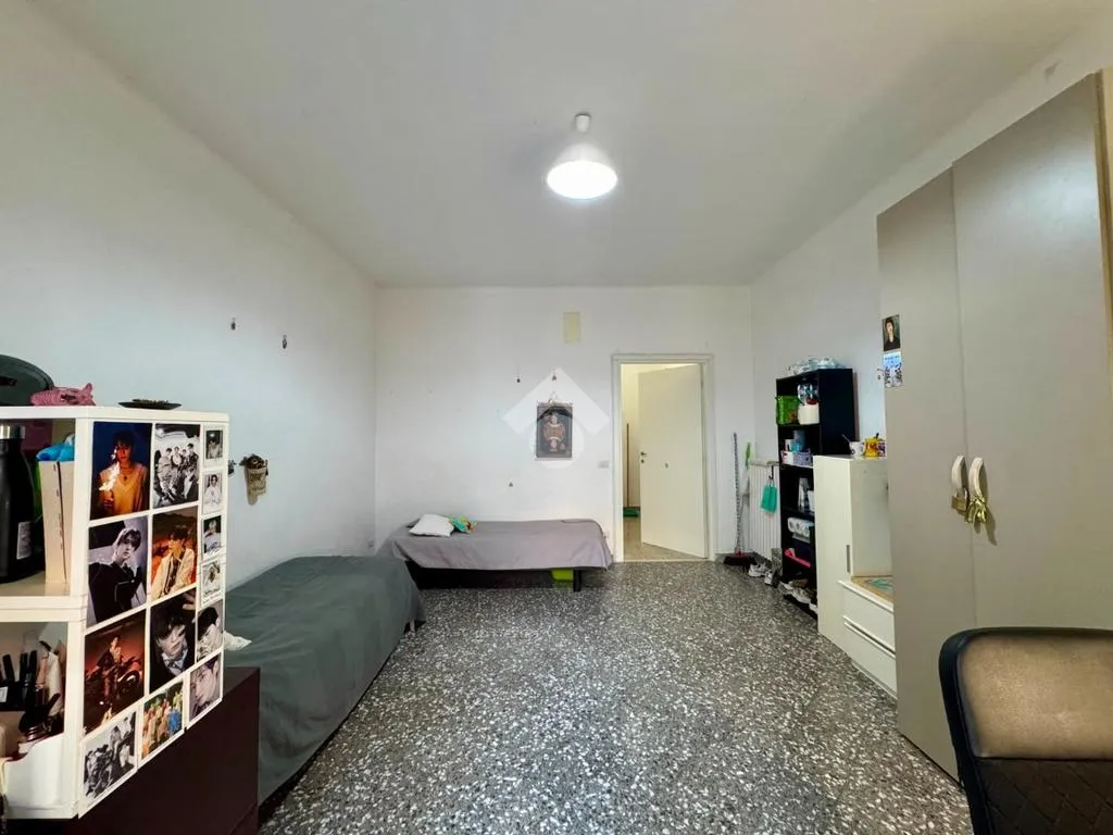 Chambres - 3-Bedroom Apartment with Balcony in Bari