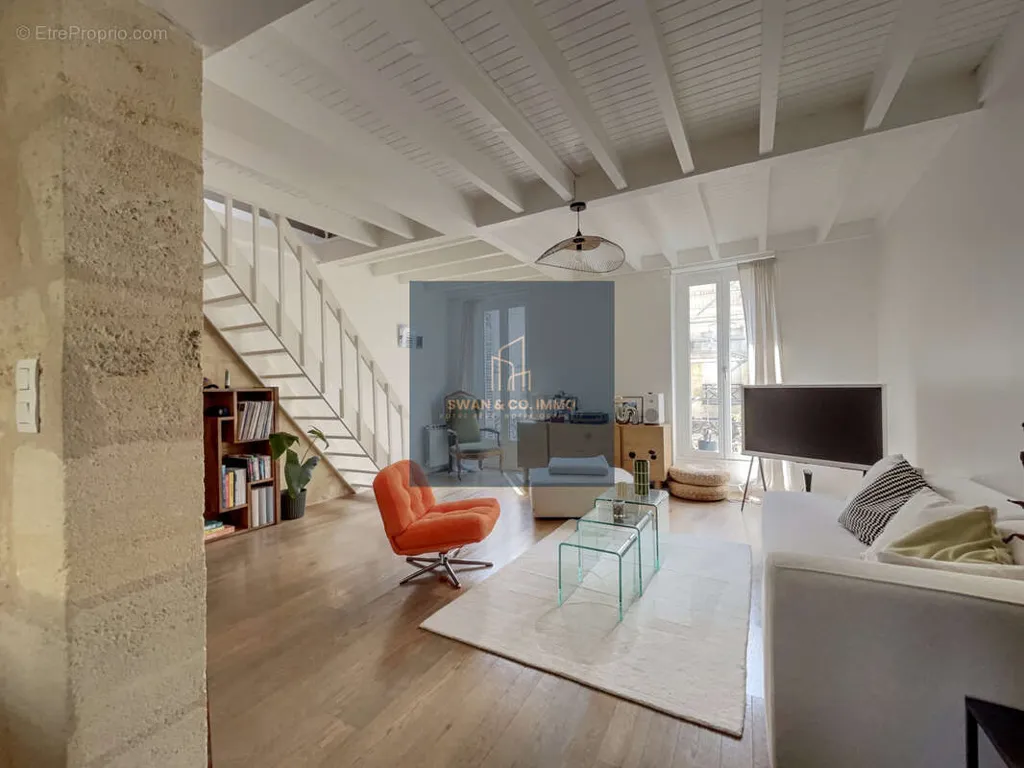 Séjour - Appartement Duplex avec Charme Ancien à Bordeaux Sainte-Croix