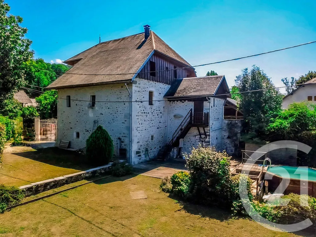 Õhuvaade - Historic Manor with Pool in Grésy-sur-Aix