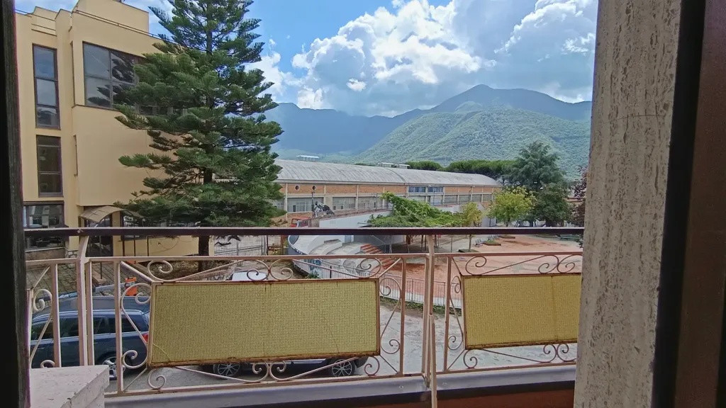 Balcon - Three-Bedroom Apartment with Balcony in Solofra