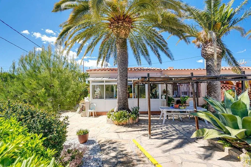 Terrace - Chalet with Pool and Terrace in Mont-Roig