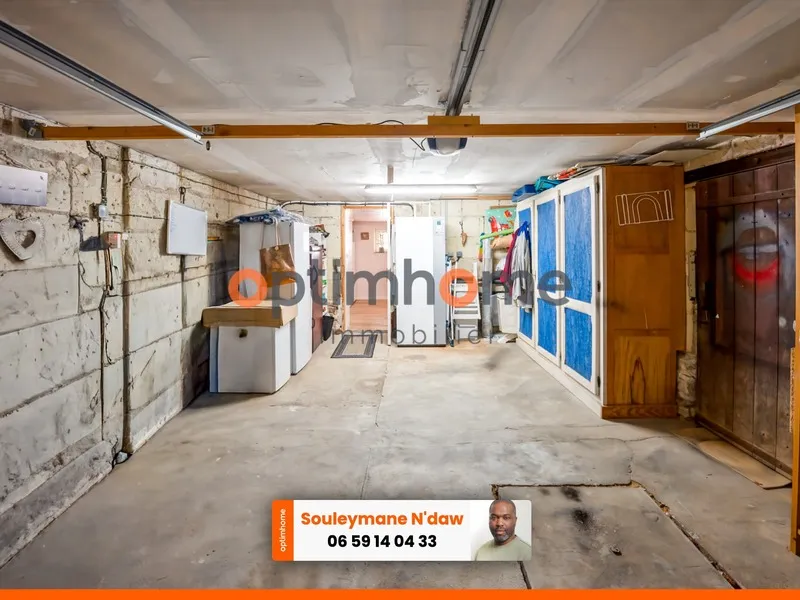 Garage - Maison en Pierre de Loire avec Piscine à Saumur