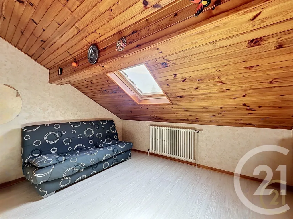Toad - Five-Piece House with Garden in Exincourt