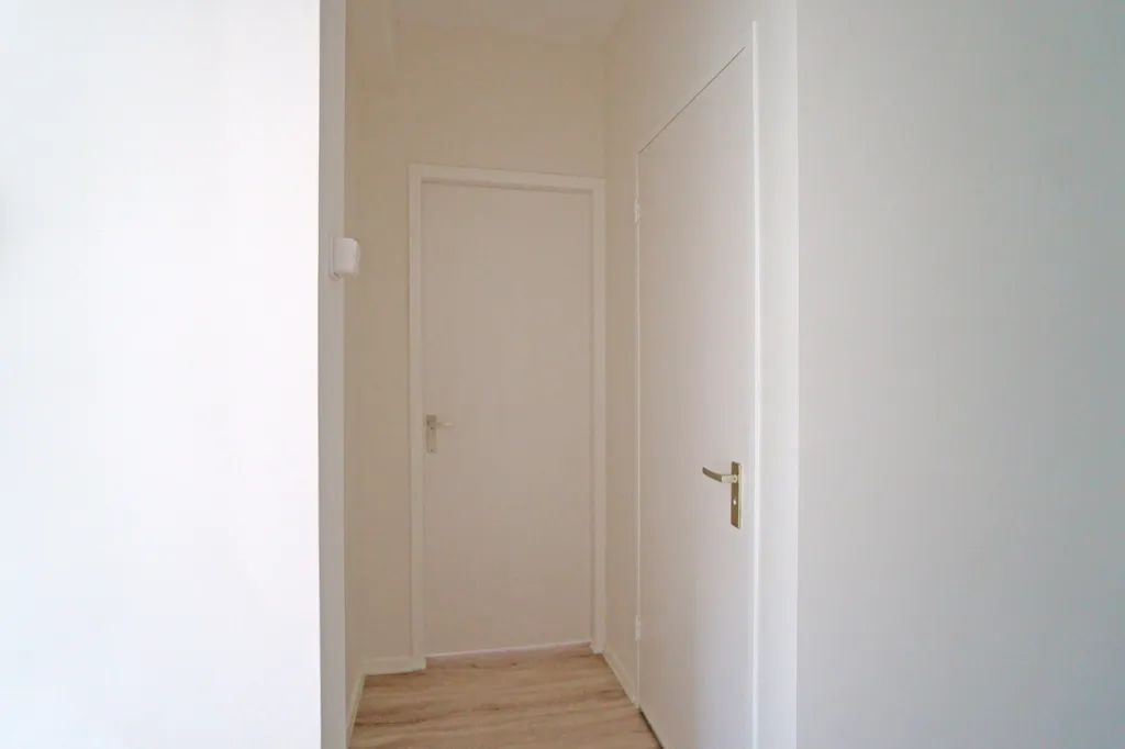 Esik - 3-Bedroom Gallery Flat with Balcony in Rotterdam Centre