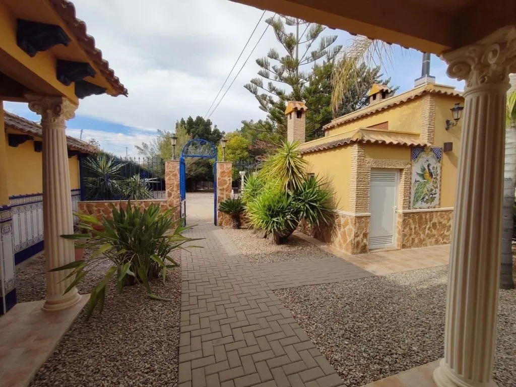 Jardin - Luxury Villa with Private Pool in Orihuela
