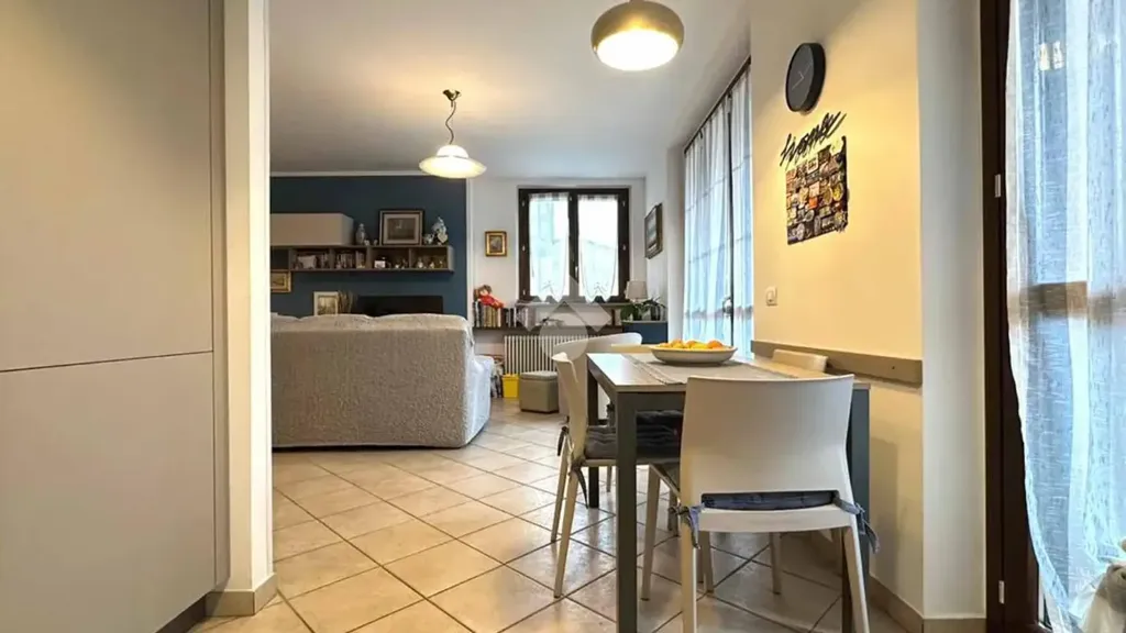 Salle à manger - Attico with Balcony in Crespiatica